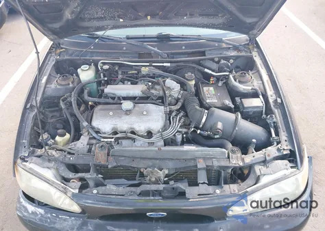 1998 Ford Escort Se z USA, uszkodzony, nr VIN 3FAFP15P0WR238401